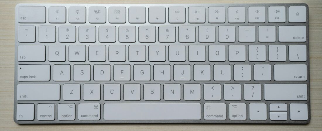 Teclado Gamer Mais Confiável de 2026: Mecânico ou Membrana? Guia Completo